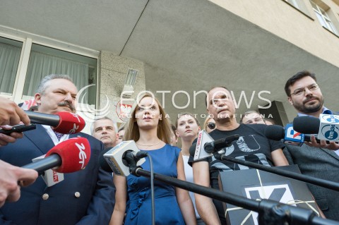  23.08.2018 WARSZAWA<br />KONFERENCJA KANDYDATA NA PREZYDENTA WARSZAWY PARTII KUKIZ 15 PRZED PANSTWOWA KOMISJA WYBORCZA<br />N/Z PAWEL KUKIZ MAREK JAKUBIAK STANISLAW TYSZKA<br /> 