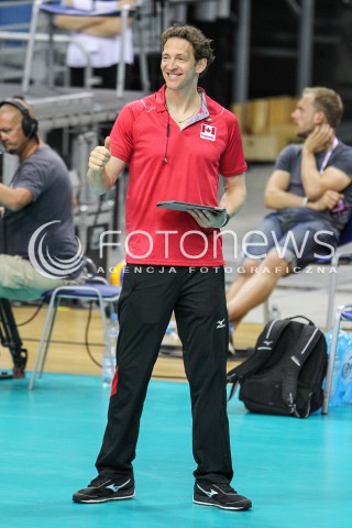  23.08.2018 KRAKOW (TAURON ARENA) <br />
XVI MEMORIAL HUBERTA JERZEGO WAGNERA <br />
MECZ POLSKA - KANADA ( MATCH POLAND - CANADA ) <br />
N/Z STEPHANE ANTIGA - I TRENER ( HEAD COACH ) SYLWETKA <br />
 