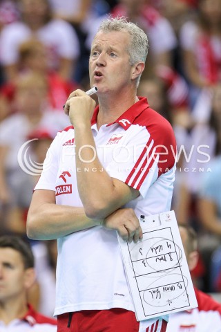  24.08.2018 KRAKOW (TAURON ARENA) <br />
XVI MEMORIAL HUBERTA JERZEGO WAGNERA <br />
MECZ POLSKA - KANADA ( MATCH POLAND - CANADA ) <br />
N/Z VITAL HEYNEN - I TRENER ( HEAD COACH ) SYLWETKA <br />
 