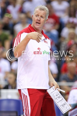  24.08.2018 KRAKOW (TAURON ARENA) <br />
XVI MEMORIAL HUBERTA JERZEGO WAGNERA <br />
MECZ POLSKA - KANADA ( MATCH POLAND - CANADA ) <br />
N/Z VITAL HEYNEN - I TRENER ( HEAD COACH ) SYLWETKA <br />
 