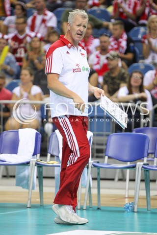  24.08.2018 KRAKOW (TAURON ARENA) <br />
XVI MEMORIAL HUBERTA JERZEGO WAGNERA <br />
MECZ POLSKA - KANADA ( MATCH POLAND - CANADA ) <br />
N/Z VITAL HEYNEN - I TRENER ( HEAD COACH ) SYLWETKA ZLOSC EMOCJE <br />
 