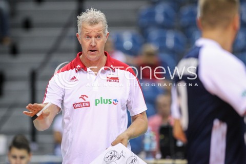  24.08.2018 KRAKOW (TAURON ARENA) <br />
XVI MEMORIAL HUBERTA JERZEGO WAGNERA <br />
MECZ POLSKA - KANADA ( MATCH POLAND - CANADA ) <br />
N/Z VITAL HEYNEN - I TRENER ( HEAD COACH ) SYLWETKA <br />
 