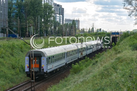  27.08.2018 WARSZAWA<br />DWORZEC GLOWNY BEDZIE REWITALIZOWANY<br />N/Z POCIAG KOLEJ PKP TUNEL<br /> 