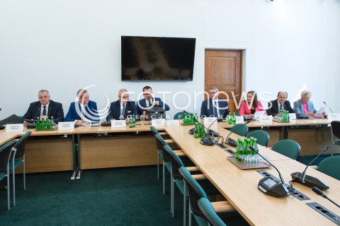  30.08.2018 WARSZAWA SEJM<br />POSIEDZENIE KOMISJI SLEDCZEJ DS VAT<br />N/Z MIROSLAW PAMPUCH ZBIGNIEW KONWINSKI MALGORZATA JANOWSKA WOJCIECH MURDZEK MARCIN HORALA KAZIMIERZ SMOLINSKI ANDRZEJ MATUSIEWICZ<br /> 