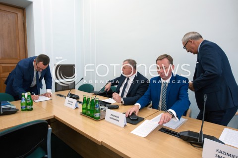  30.08.2018 WARSZAWA SEJM<br />POSIEDZENIE KOMISJI SLEDCZEJ DS VAT<br />N/Z MIROSLAW PAMPUCH ZBIGNIEW KONWINSKI KAZIMIERZ SMOLINSKI MARCIN HORALA<br /> 