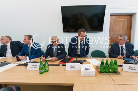  30.08.2018 WARSZAWA SEJM<br />POSIEDZENIE KOMISJI SLEDCZEJ DS VAT<br />N/Z MIROSLAW PAMPUCH ZBIGNIEW KONWINSKI WOJCIECH MURDZEK MARCIN HORALA KAZIMIERZ SMOLINSKI <br /> 