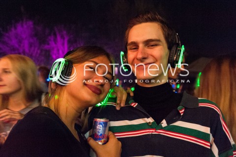  01.09.2018 WARSZAWA<br />DO POLSKI DOTARLA MODA NA SILENT DISCO <br />SILENT DISCO W PROCHOWNIA ZOLIBORZ W WARSZAWIE<br />N/Z UCZESTNICY WYDARZENIA<br /> 