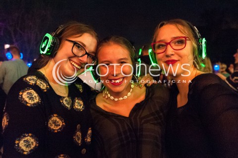  01.09.2018 WARSZAWA<br />DO POLSKI DOTARLA MODA NA SILENT DISCO <br />SILENT DISCO W PROCHOWNIA ZOLIBORZ W WARSZAWIE<br />N/Z UCZESTNICY WYDARZENIA<br /> 