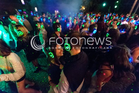  01.09.2018 WARSZAWA<br />DO POLSKI DOTARLA MODA NA SILENT DISCO <br />SILENT DISCO W PROCHOWNIA ZOLIBORZ W WARSZAWIE<br />N/Z UCZESTNICY WYDARZENIA<br /> 