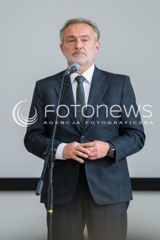  01.09.2018 GDYNIA<br />UROCZYSTOSC ROZPOCZECIA ROKU SZKOLNEGO 2018/2019 ORAZ 55-LECIE NADANIA III LO IMIENIA MARYNARKI WOJENNEJ XXV LAT MATURY MIEDZYNARODOWEJ W POLSCE Z UDZIALEM ANDRZEJA DUDY I AGATY KORNHAUSER DUDY<br />N/Z WOJCIECH SZCZUREK<br /> 