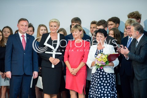  01.09.2018 GDYNIA<br />UROCZYSTOSC ROZPOCZECIA ROKU SZKOLNEGO 2018/2019 ORAZ 55-LECIE NADANIA III LO IMIENIA MARYNARKI WOJENNEJ XXV LAT MATURY MIEDZYNARODOWEJ W POLSCE Z UDZIALEM ANDRZEJA DUDY I AGATY KORNHAUSER DUDY<br />N/Z ANDZREJ DUDA AGATA KORNHAUSER DUDA<br /> 