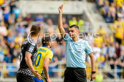  01.09.2018 GDYNIA<br />
PILKA NOZNA - EKSTRAKLASA SEZON 2018/2019<br />
MECZ ARKA GDYNIA - ZAGLEBIE SOSNOWIEC<br />
N/Z KRZYSZTOF JAKUBIK ZOLTA KARTKA DLA LUKA ZARANDIA<br />
 