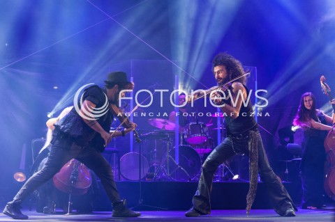  02.09.2018 WARSZAWA<br />KONCERT FINALOWY FESTIWALU SINGERA ARA MALIKIAN<br />N/Z ARA MALIKIAN JORGE ANTONIO GUILLEN DEL CASTILLO (SKRZYPCE) TANIA BERNAEZ ABAD (BAS) ANTONIO CARMONA VIVES (GITARA) CRISTINA LOPEZ GARRIDO (WIOLONCZELA) CHARLES HUMBERTO ARMAS ARMAS (ALTOWKA) NANTHA KUMAR (INDIAN TABLE) HECTOR OSORIO HEREDIA (PERKUSJA)<br /> 