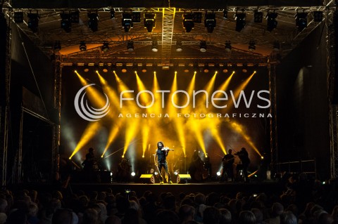  02.09.2018 WARSZAWA<br />KONCERT FINALOWY FESTIWALU SINGERA ARA MALIKIAN<br />N/Z ARA MALIKIAN JORGE ANTONIO GUILLEN DEL CASTILLO (SKRZYPCE) TANIA BERNAEZ ABAD (BAS) ANTONIO CARMONA VIVES (GITARA) CRISTINA LOPEZ GARRIDO (WIOLONCZELA) CHARLES HUMBERTO ARMAS ARMAS (ALTOWKA) NANTHA KUMAR (INDIAN TABLE) HECTOR OSORIO HEREDIA (PERKUSJA)<br /> 