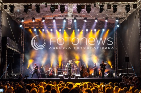  02.09.2018 WARSZAWA<br />KONCERT FINALOWY FESTIWALU SINGERA ARA MALIKIAN<br />N/Z ARA MALIKIAN JORGE ANTONIO GUILLEN DEL CASTILLO (SKRZYPCE) TANIA BERNAEZ ABAD (BAS) ANTONIO CARMONA VIVES (GITARA) CRISTINA LOPEZ GARRIDO (WIOLONCZELA) CHARLES HUMBERTO ARMAS ARMAS (ALTOWKA) NANTHA KUMAR (INDIAN TABLE) HECTOR OSORIO HEREDIA (PERKUSJA)<br /> 