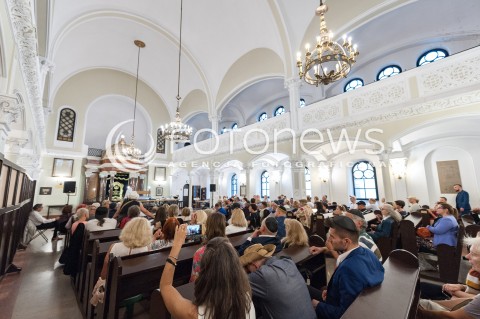  02.09.2018 WARSZAWA<br />STO PYTAN DO RABINA SPOTKANIE Z MICHAELEM SCHUDRICHEM NACZELNYM RABINEM POLSKI<br />N/Z SYNAGOGA MALZONKOW NOZYKOW<br /> 