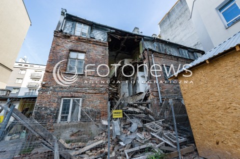 Zawalona kamienica przy ulicy Poznańskiej w Warszawie