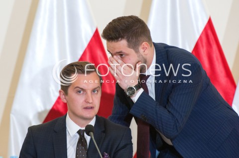  04.09.2018 WARSZAWA<br />POSIEDZENIE KOMISJI DO SPRAW REPRYWATYZACJI NIERUCHOMOSCI WARSZAWSKICH<br />KOMISJA WERYFIKACYJNA<br />N/Z PATRYK JAKI SEBASTIAN KALETA<br /> 
