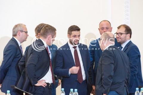  04.09.2018 WARSZAWA<br />POSIEDZENIE KOMISJI DO SPRAW REPRYWATYZACJI NIERUCHOMOSCI WARSZAWSKICH<br />KOMISJA WERYFIKACYJNA<br />N/Z PATRYK JAKI BARTLOMIEJ OPALINSKI PAWEL RABIEJ ADAM ZIELINSKI PAWEL LISIECKI <br /> 