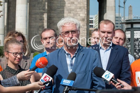  06.09.2018 WARSZAWA<br />KAMPANIA WOJCIECHOWICZBUS RUSZA<br />N/Z JACEK WOJCIECHOWICZ LECH JAWORSKI IZABELA CHMIELEWSKA GRZEGORZ GRUCHALSKI<br /> 