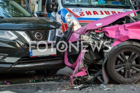  07.09.2018 WARSZAWA<br />ULICA NOWOWIEJSKA<br />CZOLOWE ZDERZENIE SAMOCHODOW<br />N/Z ZDERZONE POJAZDY KARETKA AMBULANS<br /> 