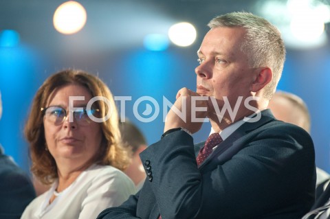  08.09.2018 WARSZAWA<br />KONWENCJA KOALICJI OBYWATELSKIEJ<br />N/Z MALGORZATA KIDAWA BLONSKA TOMASZ SIEMONIAK<br /> 