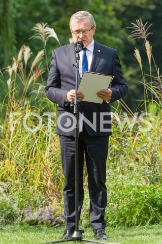  08.09.2018 WARSZAWA OGROD SASKI<br />AKCJA NARODOWE CZYTANIE 2018<br />N/Z PIOTR GLINSKI<br /> 