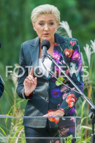  08.09.2018 WARSZAWA OGROD SASKI<br />AKCJA NARODOWE CZYTANIE 2018<br />N/Z AGATA KORNHAUSER DUDA<br /> 