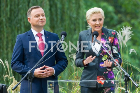  08.09.2018 WARSZAWA OGROD SASKI<br />AKCJA NARODOWE CZYTANIE 2018<br />N/Z PREZYDENT RP ANDRZEJ DUDA AGATA KORNHAUSER DUDA<br /> 
