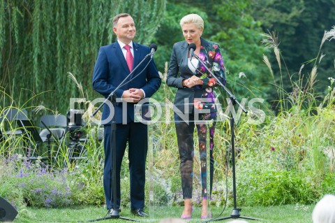  08.09.2018 WARSZAWA OGROD SASKI<br />AKCJA NARODOWE CZYTANIE 2018<br />N/Z PREZYDENT RP ANDRZEJ DUDA AGATA KORNHAUSER DUDA<br /> 