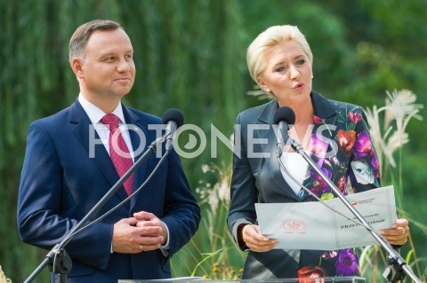 08.09.2018 WARSZAWA OGROD SASKI<br />AKCJA NARODOWE CZYTANIE 2018<br />N/Z PREZYDENT RP ANDRZEJ DUDA AGATA KORNHAUSER DUDA<br /> 