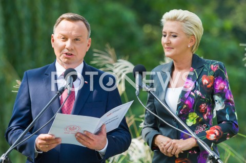  08.09.2018 WARSZAWA OGROD SASKI<br />AKCJA NARODOWE CZYTANIE 2018<br />N/Z PREZYDENT RP ANDRZEJ DUDA AGATA KORNHAUSER DUDA<br /> 