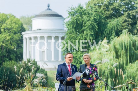  08.09.2018 WARSZAWA OGROD SASKI<br />AKCJA NARODOWE CZYTANIE 2018<br />N/Z PREZYDENT RP ANDRZEJ DUDA AGATA KORNHAUSER DUDA<br /> 
