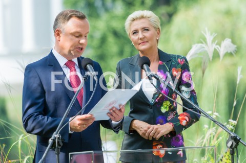  08.09.2018 WARSZAWA OGROD SASKI<br />AKCJA NARODOWE CZYTANIE 2018<br />N/Z PREZYDENT RP ANDRZEJ DUDA AGATA KORNHAUSER DUDA<br /> 