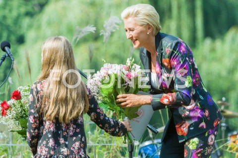  08.09.2018 WARSZAWA OGROD SASKI<br />AKCJA NARODOWE CZYTANIE 2018<br />N/Z AGATA KORNHAUSER DUDA<br /> 