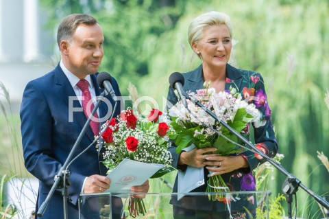  08.09.2018 WARSZAWA OGROD SASKI<br />AKCJA NARODOWE CZYTANIE 2018<br />N/Z PREZYDENT RP ANDRZEJ DUDA AGATA KORNHAUSER DUDA<br /> 