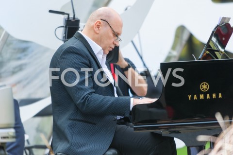  08.09.2018 WARSZAWA OGROD SASKI<br />AKCJA NARODOWE CZYTANIE 2018<br />N/Z WLODEK PAWLIK<br /> 