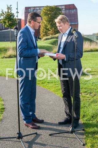  10.09.2018 WARSZAWA<br />KONFERENCJA PREMIERA MATEUSZA MORAWIECKIEGO ORAZ BYLEGO MISTRZA SWIATA W FORMULE 1 MIKI HAKKINENA<br />N/Z PREMIER MATEUSZ MORAWIECKI MIKA HAKKINEN<br /> 