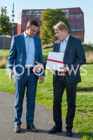  10.09.2018 WARSZAWA<br />KONFERENCJA PREMIERA MATEUSZA MORAWIECKIEGO ORAZ BYLEGO MISTRZA SWIATA W FORMULE 1 MIKI HAKKINENA<br />N/Z PREMIER MATEUSZ MORAWIECKI MIKA HAKKINEN<br /> 