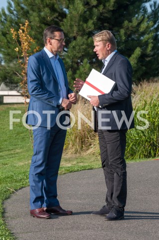  10.09.2018 WARSZAWA<br />KONFERENCJA PREMIERA MATEUSZA MORAWIECKIEGO ORAZ BYLEGO MISTRZA SWIATA W FORMULE 1 MIKI HAKKINENA<br />N/Z PREMIER MATEUSZ MORAWIECKI MIKA HAKKINEN<br /> 