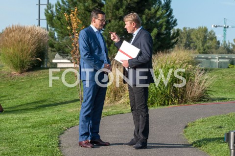  10.09.2018 WARSZAWA<br />KONFERENCJA PREMIERA MATEUSZA MORAWIECKIEGO ORAZ BYLEGO MISTRZA SWIATA W FORMULE 1 MIKI HAKKINENA<br />N/Z PREMIER MATEUSZ MORAWIECKI MIKA HAKKINEN<br /> 