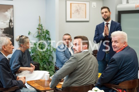  12.09.2018 WARSZAWA<br />SPOTKANIE PATRYKA JAKIEGO Z KONTRKANDYDATAMI DO URZEDU PREZYDENTA<br />N/Z PATRYK JAKI PIOTR GUZIAL PIOTR IKONOWICZ<br /> 