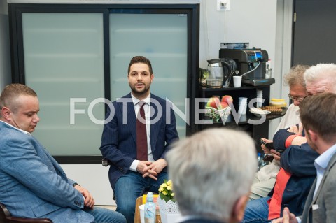  12.09.2018 WARSZAWA<br />SPOTKANIE PATRYKA JAKIEGO Z KONTRKANDYDATAMI DO URZEDU PREZYDENTA<br />N/Z PATRYK JAKI PIOTR GUZIAL PIOTR IKONOWICZ<br /> 