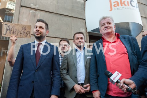  12.09.2018 WARSZAWA<br />SPOTKANIE PATRYKA JAKIEGO Z KONTRKANDYDATAMI DO URZEDU PREZYDENTA<br />N/Z PATRYK JAKI PIOTR GUZIAL PIOTR IKONOWICZ<br /> 