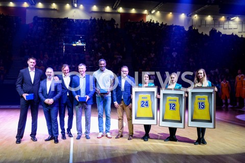  15.09.2018 GDYNIA<br />
KOSZYKOWKA - WIELKI MECZ OTWARCIA<br />
BASKETBALL - FRIENDLY MATCH<br />
ARKA GDYNIA - FC BARCELONA LASSA<br />
N/Z UHONOROWANI QYNTEL WOODS GORAN JAGODNIK TOMAS PACESAS<br />
 