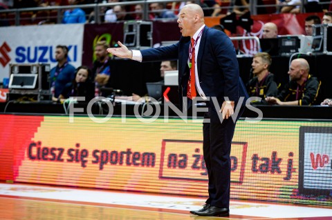  17.09.2018 GDANSK<br />
KOSZYKOWKA - KWALIFIKACJE DO MISTRZOSTW SWIATA FIBA 2019<br />
BASKETBALL - THE FIBA WORLD CUP 2019 QUALIFIERS<br />
POLSKA - CHORWACJA<br />
(poland - croatia)<br />
N/Z TRENER MIKE TAYLOR SYLWETKA<br />
 