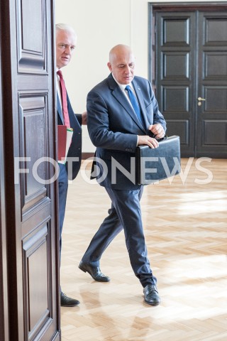  18.09.2018 WARSZAWA<br />POSIEDZENIE RADY MINISTROW<br />N/Z JOACHIM BRUDZINSKI JAROSLAW GOWIN<br /> 