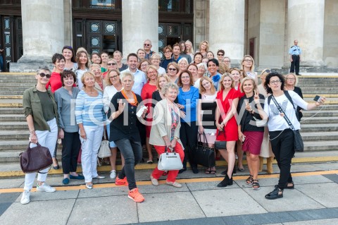  18.09.2018 WARSZAWA<br />SPOTKANIE RAFALA TRZASKOWSKIEGO Z PRZEDSTAWICIELAMI KONGRESU KOBIET<br />N/Z DOROTA WARAKOMSKA RAFAL TRZASKOWSKI HENRYKA BOCHNIARZ MALGORZATA KIDAWA BLONSKA ALEKSANDRA GAJEWSKA LENA KOLARSKA BOBINSKA<br /> 