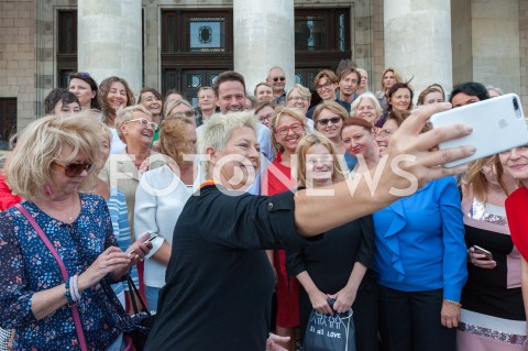  18.09.2018 WARSZAWA<br />SPOTKANIE RAFALA TRZASKOWSKIEGO Z PRZEDSTAWICIELAMI KONGRESU KOBIET<br />N/Z DOROTA WARAKOMSKA RAFAL TRZASKOWSKI HENRYKA BOCHNIARZ<br /> 