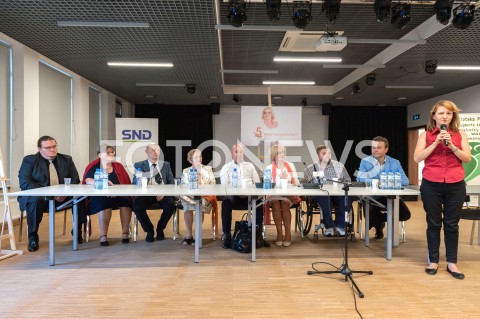  21.09.2018 WARSZAWA<br />KONFERENCJA PROGRAMOWA KRYSTYNY KRZEKOTOWSKIEJ<br />N/Z PAWEL KOWALSKI JOANNA KOWALSKA MAREK LEWANDOWSKI ZOFIA NAKIELSKA GRZEGORZ JAKUBIEC KRYSTYNA KRZEKOTOWSKA MARCIN WRONSKI ANDRZEJ REMPALSKI<br /> 